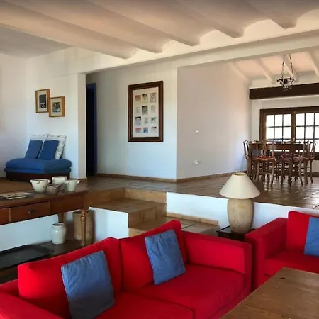 De Estilo Rustico-moderno * Teulada